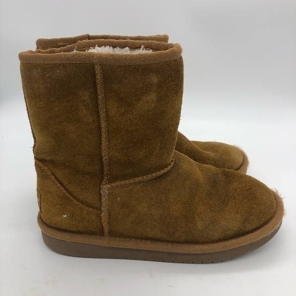 UGG Women’s Chestnut Brown Suede Shearling Lined Classic Short II Boots Size 5.5 - Picture 13 of 13